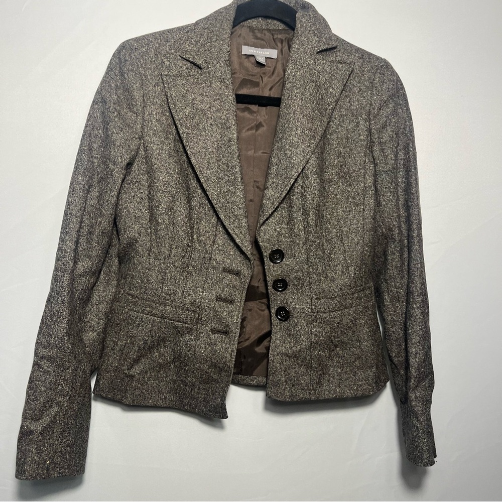 Ann Taylor Wool Three Button Blazer, Size 2 NWOT - Picture 2 of 11
